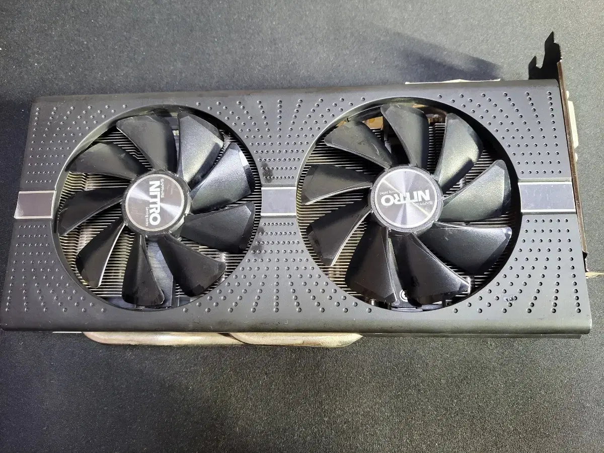 그래픽카드 SAPPHIRE NITRO RX580 8GB